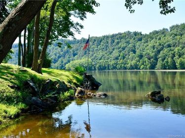 67 Lake Lillinonah North, Bridgewater, CT 06752