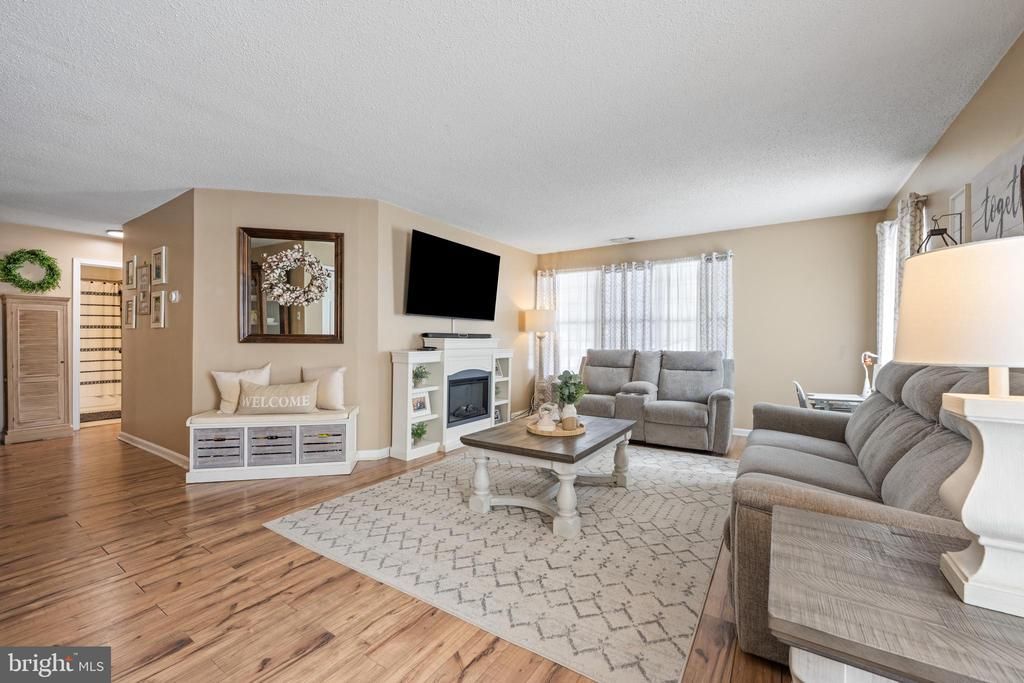 427 Pepper Mill Court, Sewell, NJ 08080 Main Photo