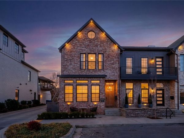 226 SE B Street , Bentonville, AR 72712