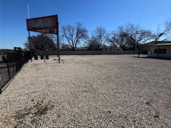 1301 N Us-175 , Seagoville, TX 75159