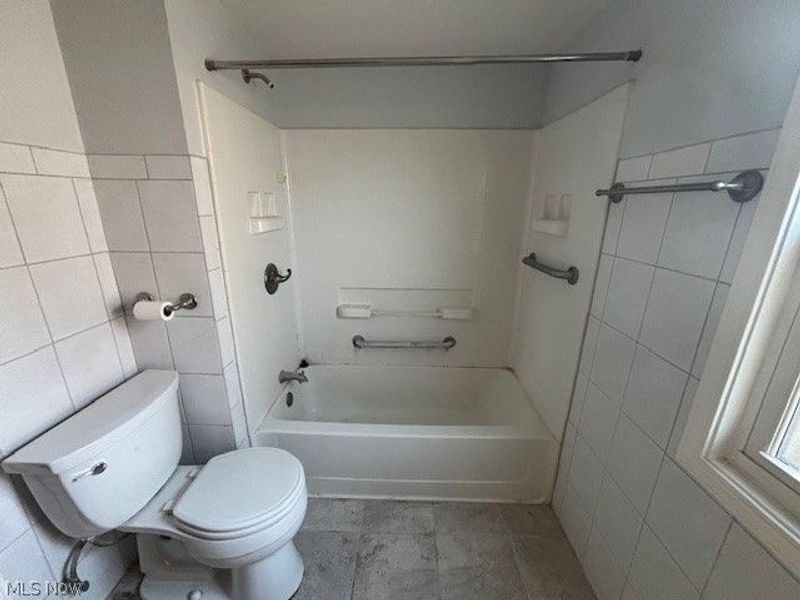 422 N Firestone Boulevard, Akron, OH 44301 Photo 13