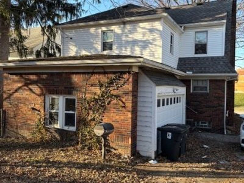 422 N Firestone Boulevard, Akron, OH 44301 Photo 2