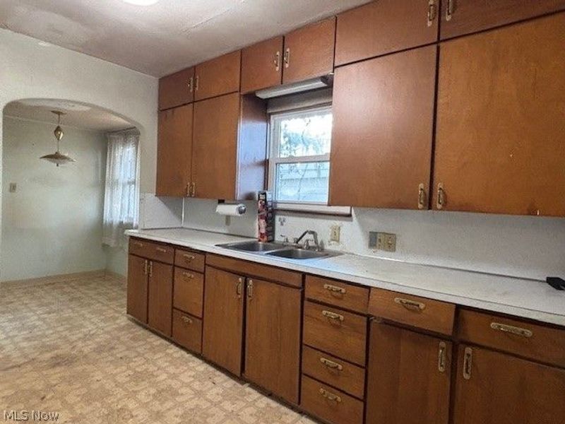 422 N Firestone Boulevard, Akron, OH 44301 Photo 7