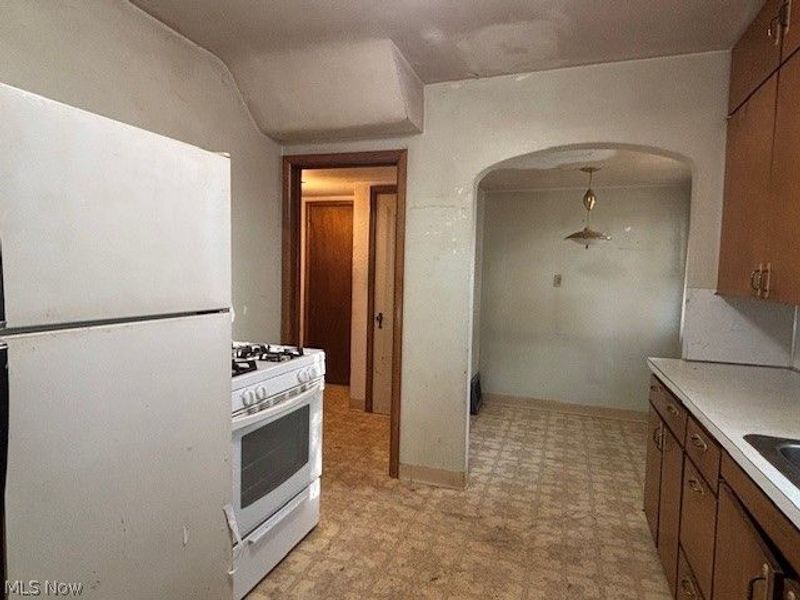 422 N Firestone Boulevard, Akron, OH 44301 Photo 8