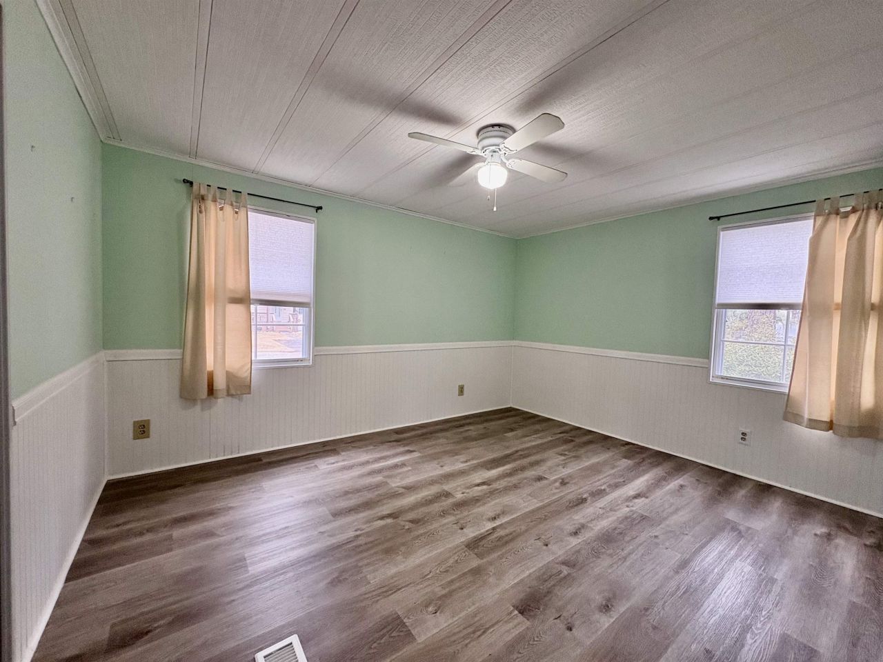 825 Richmond Trail Photo 7