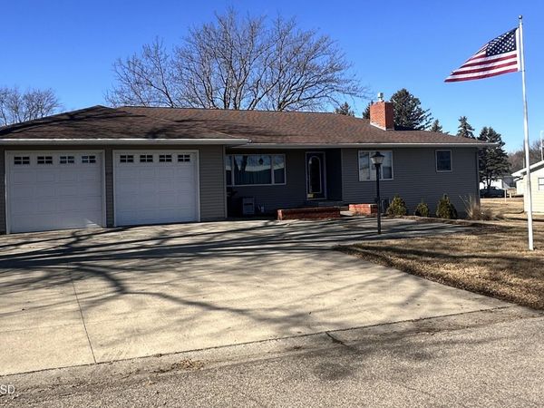 919 3RD AVENUE S, Clear Lake, SD 57226