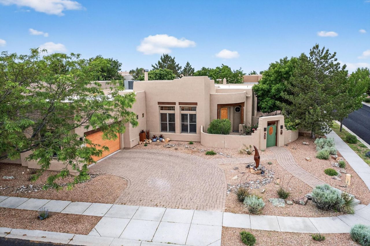 138 E Chili Line, Santa Fe, NM 87508 Main Photo