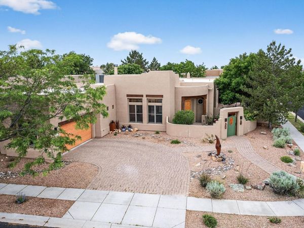 138 E Chili Line, Santa Fe, NM 87508