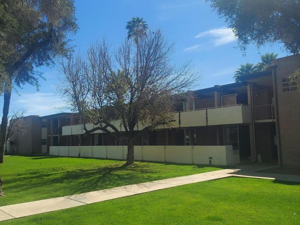 3737 E TURNEY Avenue, Unit 226, Phoenix, AZ 85018