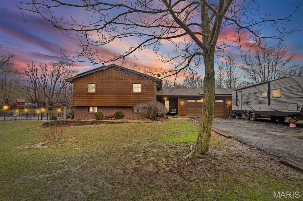 2039 Shook Lane, Centralia, IL 62801 Main Photo