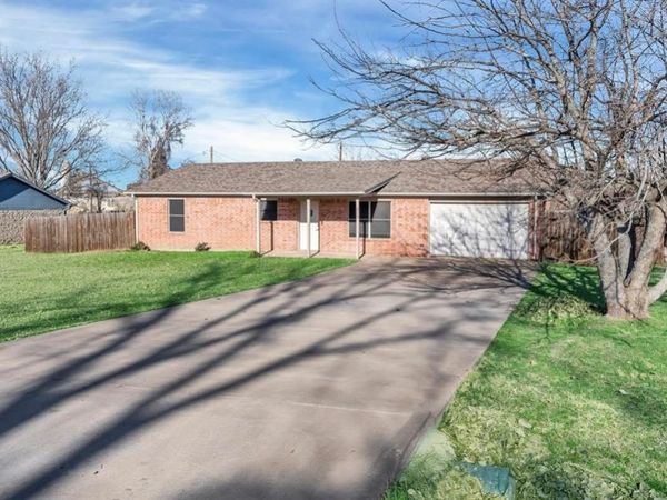 513 Ranch Road, Granbury, TX 76049