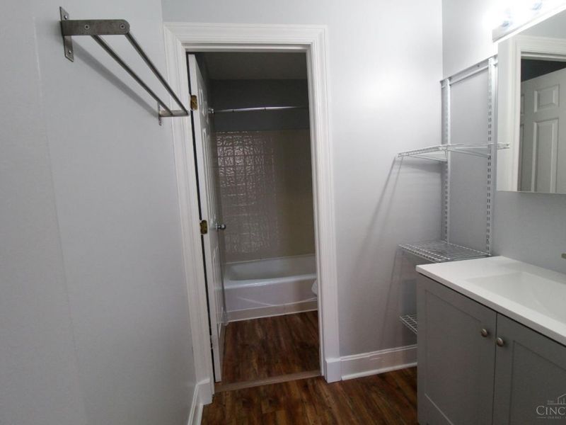 432 Hopkins St, Cincinnati, OH 45203 Photo 12