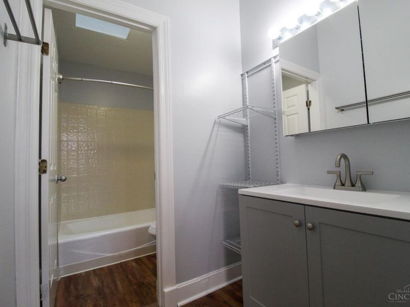 432 Hopkins St, Cincinnati, OH 45203 Photo 18