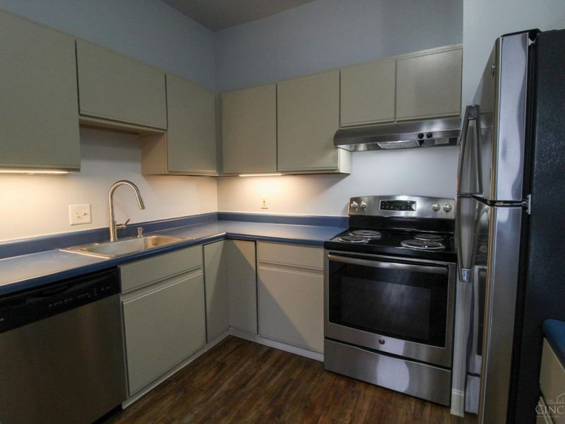 432 Hopkins St, Cincinnati, OH 45203 Photo 5