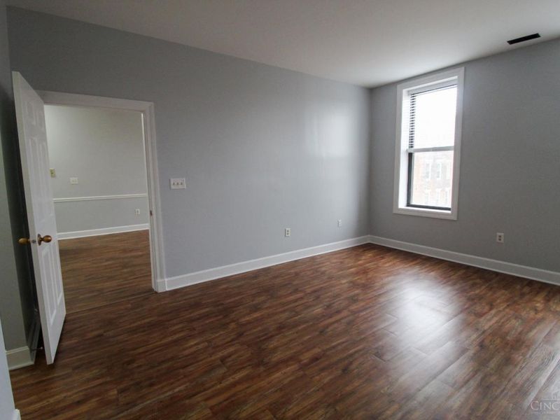 432 Hopkins St, Cincinnati, OH 45203 Photo 8