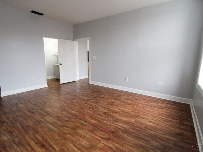 432 Hopkins St, Cincinnati, OH 45203 Photo 9