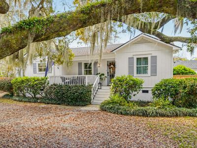 2100 Pigeon Point Road, Beaufort, SC 29902
