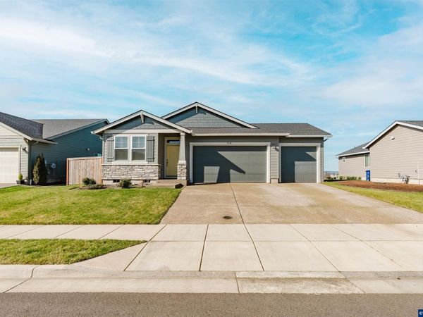 210 Walnut St, Mt Angel, OR 97362