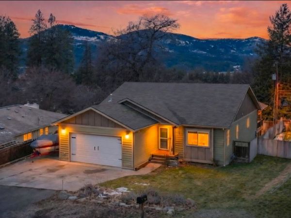 103 Crestview Dr, Colville, WA 99114