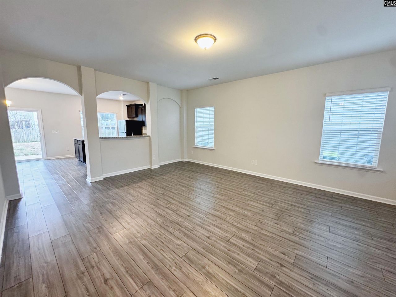 1530 Garrett Court  Photo 5