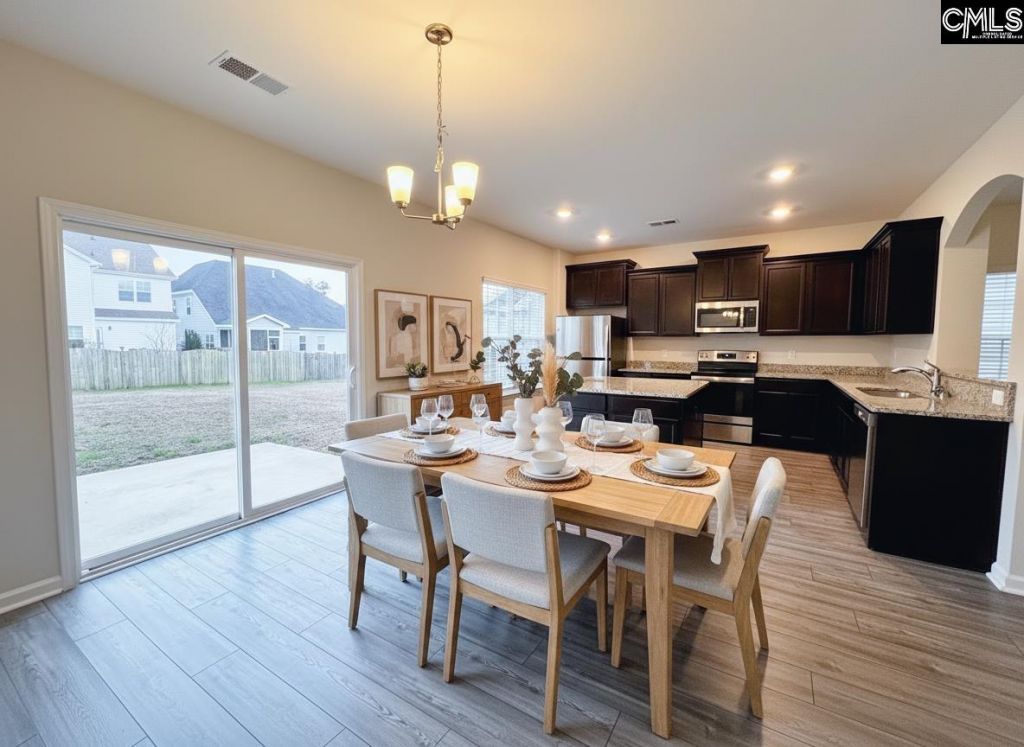 1530 Garrett Court  Photo 7