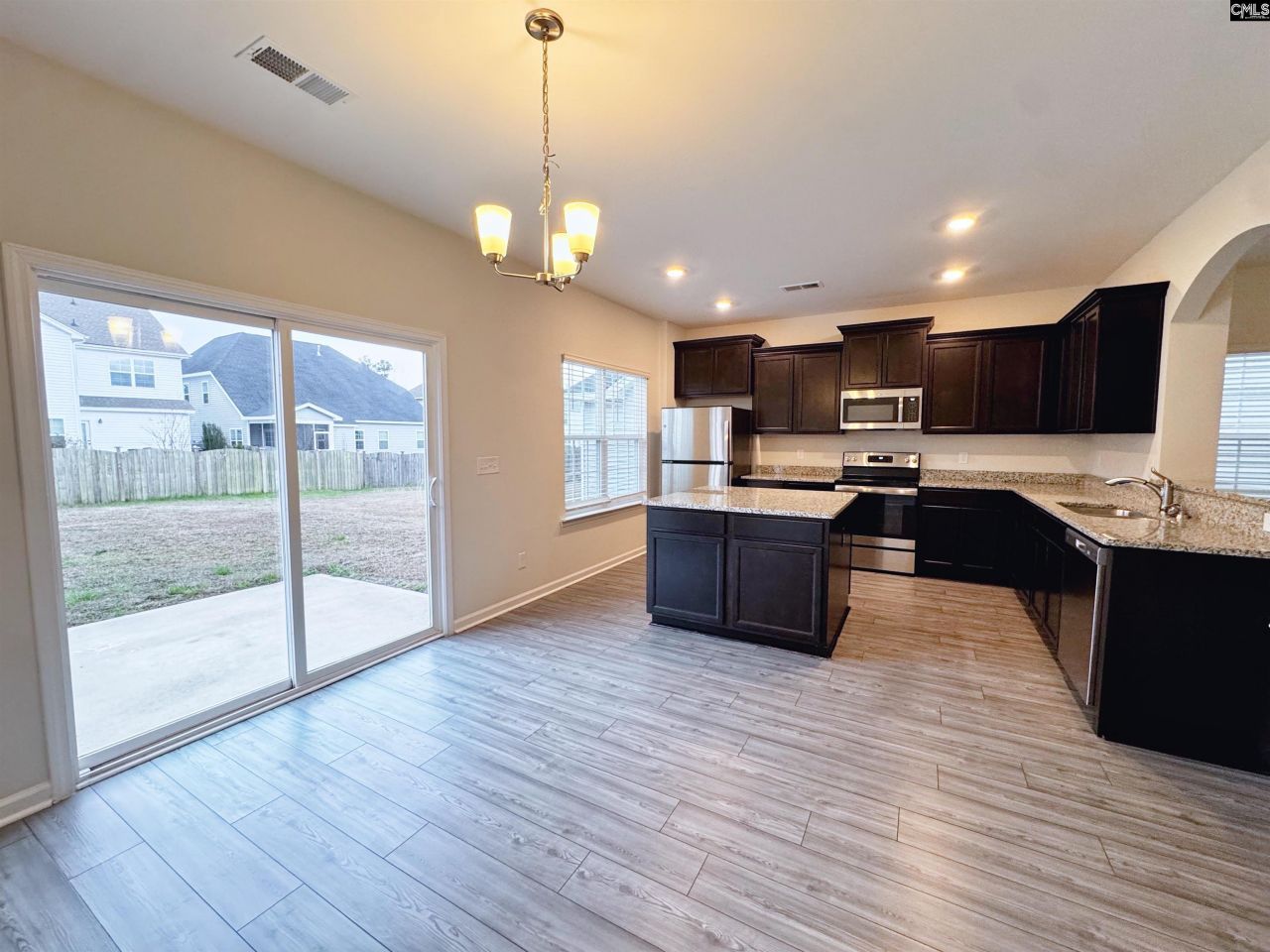 1530 Garrett Court  Photo 8