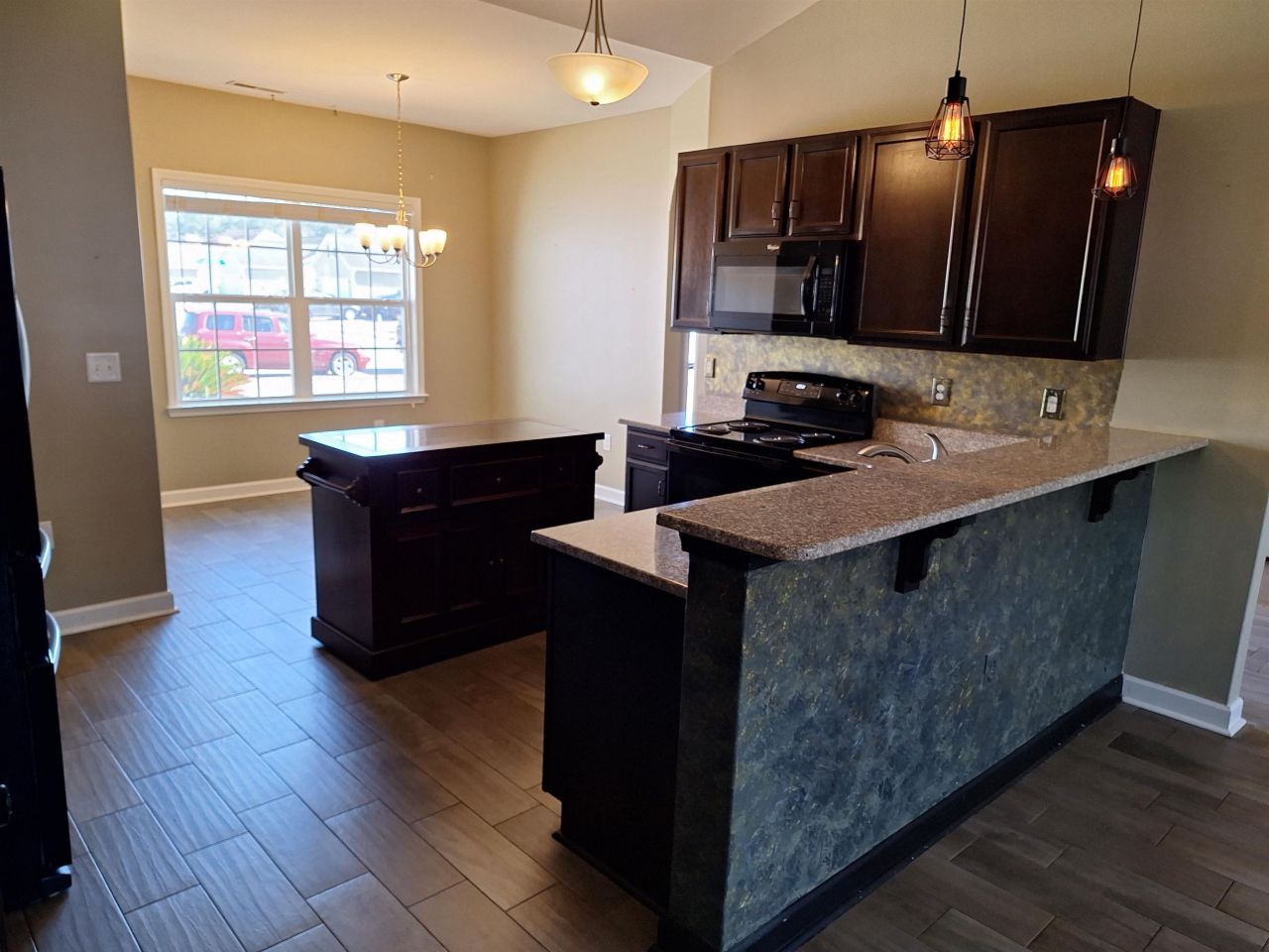 2708 Desert Rose St.  Photo 5