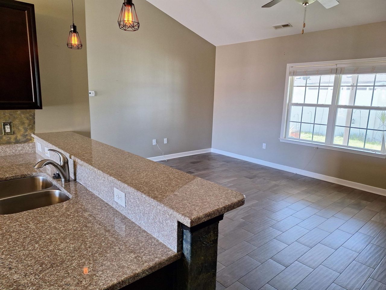 2708 Desert Rose St.  Photo 6