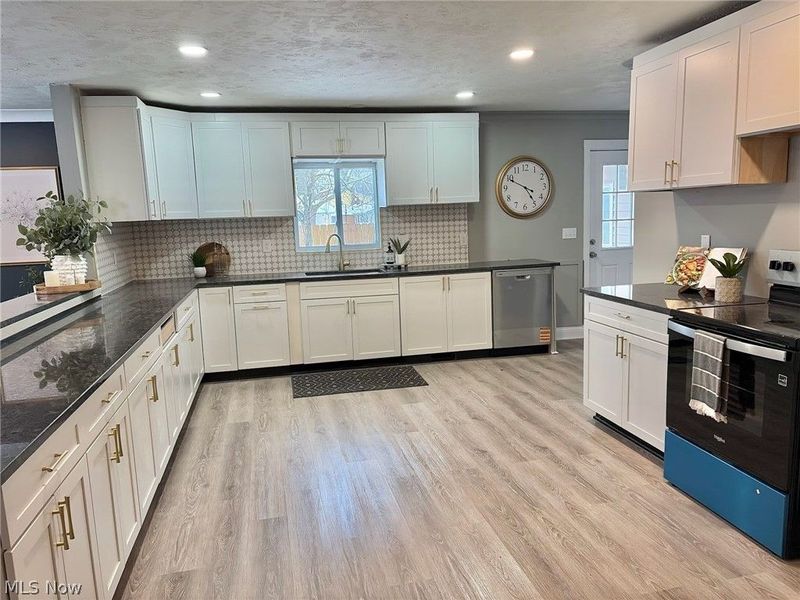 5636 Hopkins Road, Mentor, OH 44060 Photo 11