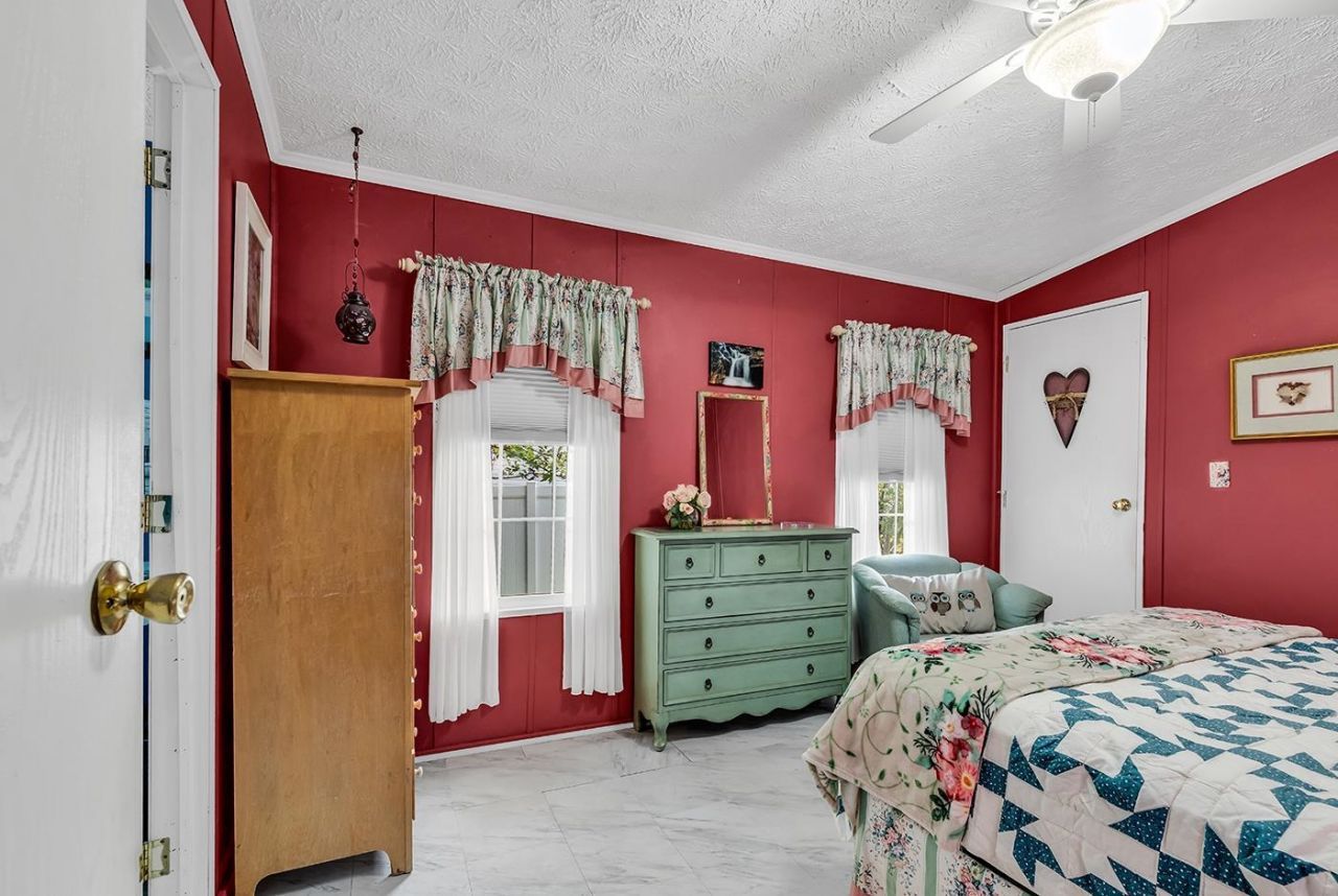 738 Oliver Dr.  Photo 11