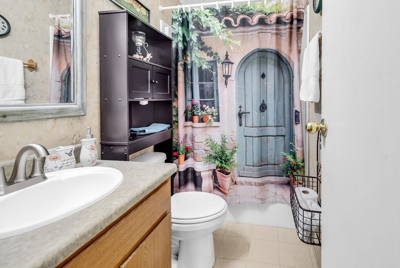 738 Oliver Dr.  Photo 16