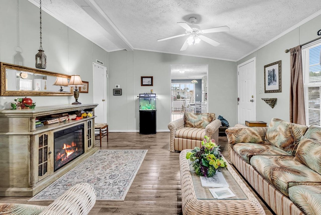 738 Oliver Dr.  Photo 7