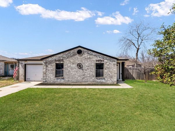 5915 Hidden Iron Cir, San Antonio, TX 78250