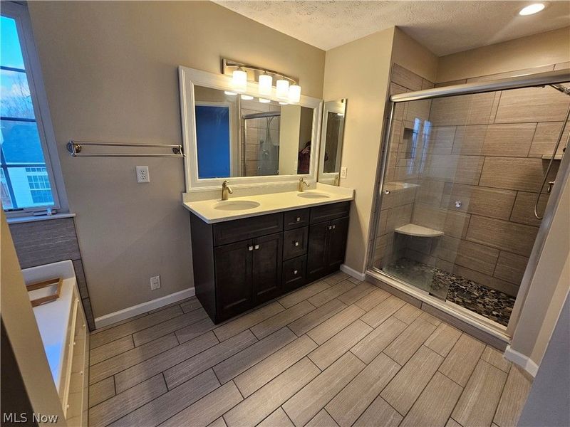 687 Brookside Lane, Northfield Center, OH 44067 Photo 13