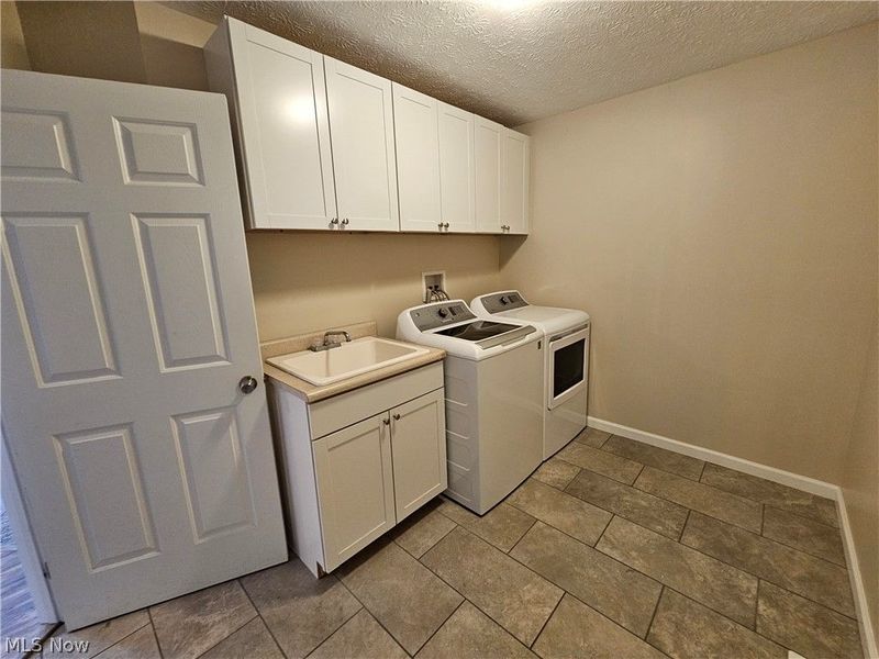 687 Brookside Lane, Northfield Center, OH 44067 Photo 9