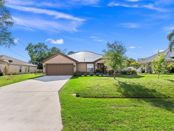 6610 NW Omega Road, Port St. Lucie, FL 34983