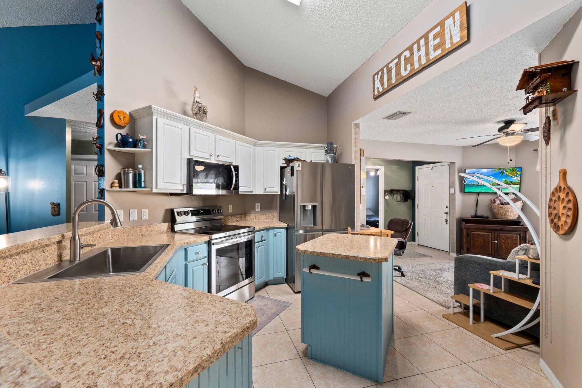 6610 NW Omega Road, Port Saint Lucie, FL 34983 Photo