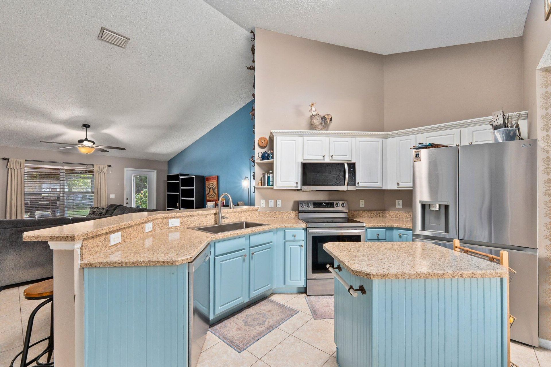 6610 NW Omega Road, Port Saint Lucie, FL 34983 Photo