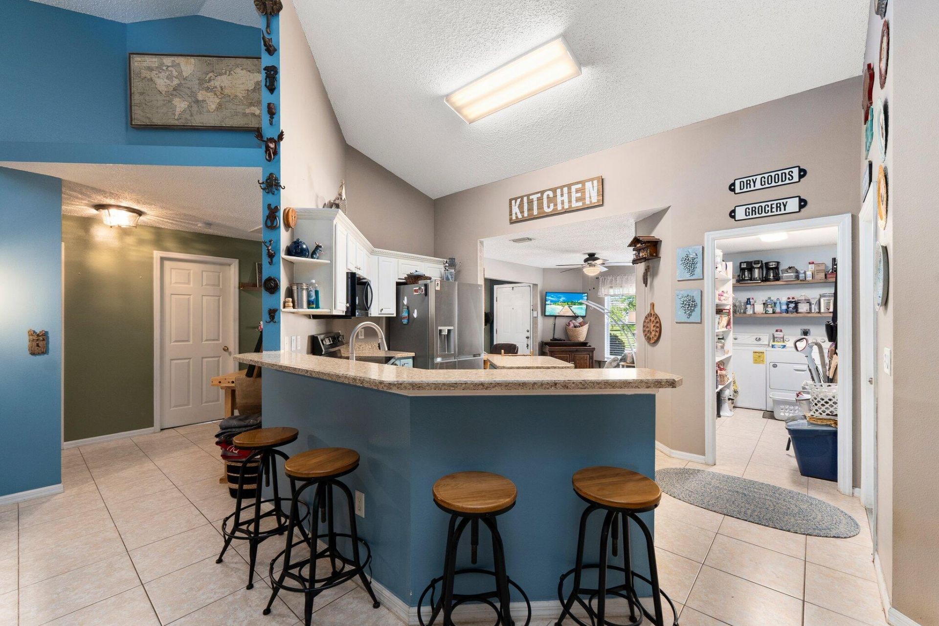 6610 NW Omega Road, Port Saint Lucie, FL 34983 Photo