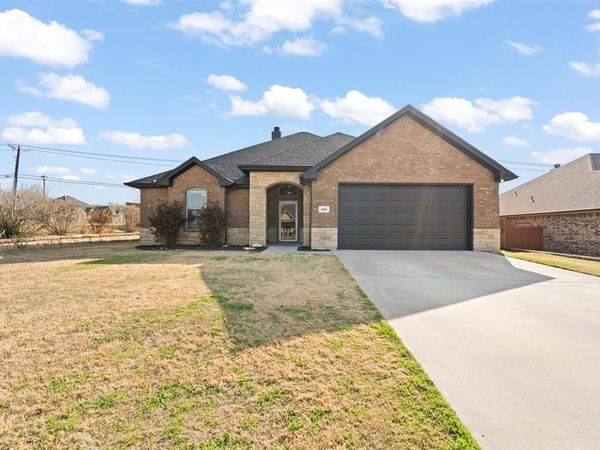 1601 Summercrest Drive, Cleburne, TX 76033