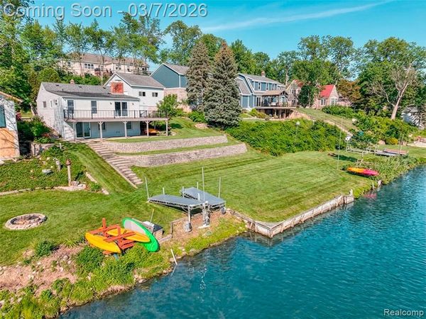 5851 Kinyon Drive, Brighton Twp, MI 48116