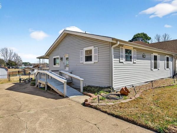 183 Seaside Drive, Gun Barrel City, TX 75156