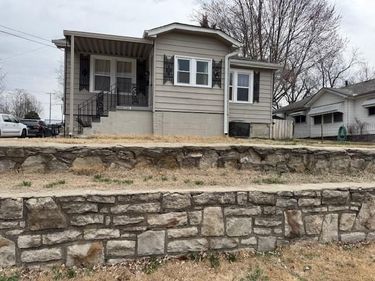 11100 E 11th Street, Independence, MO 64054