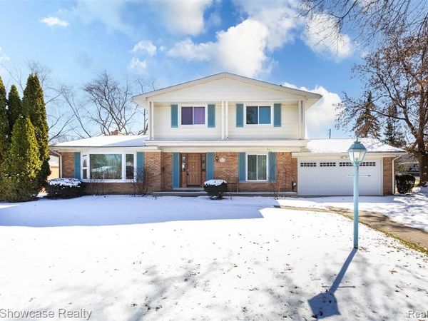 310 Boutell Drive, Grand Blanc, MI 48439