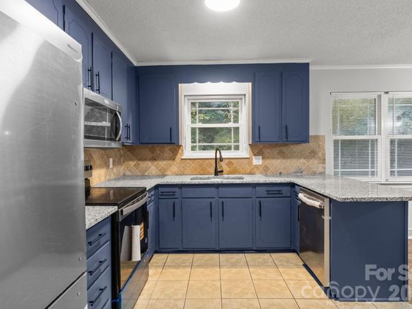 5300 Hickory Lane , Charlotte, NC 28216