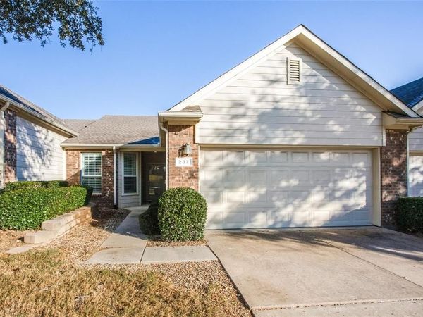 237 Heritage Hill Drive, Lewisville, TX 75067