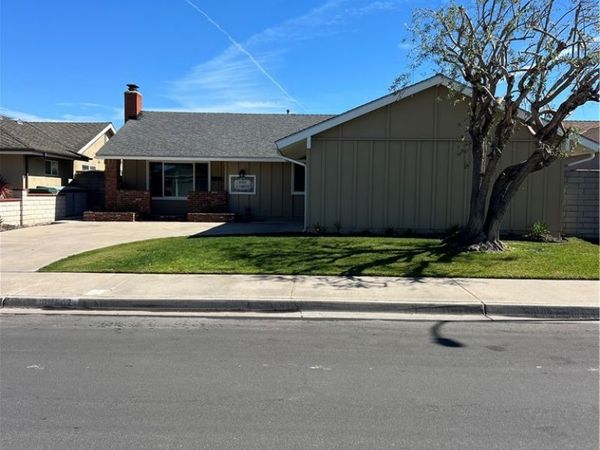 17802 Altamirano, Huntington Beach, CA 92647