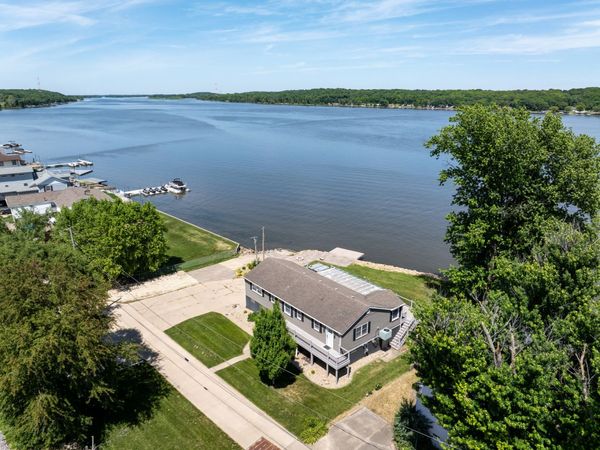 22799 GREAT RIVER Road, Leclaire, IA 52753