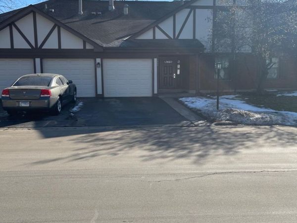 1327 Williamsburg Drive , Unit B2, Schaumburg, IL 60193