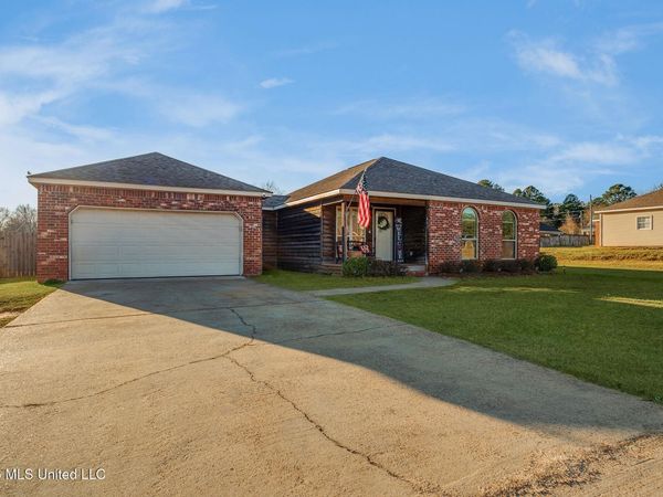 403 Chenoa Avenue, Carthage, MS 39051